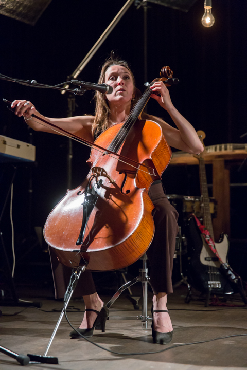 Spinvis @ De Casino St.-Niklaas, picture 16, photographed by Guy Danneels - FrontView Magazine