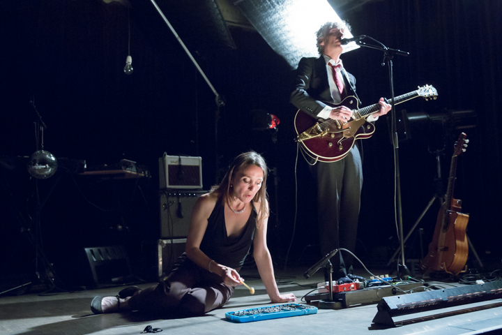 Spinvis @ De Casino St.-Niklaas, picture 24, photographed by Guy Danneels - FrontView Magazine