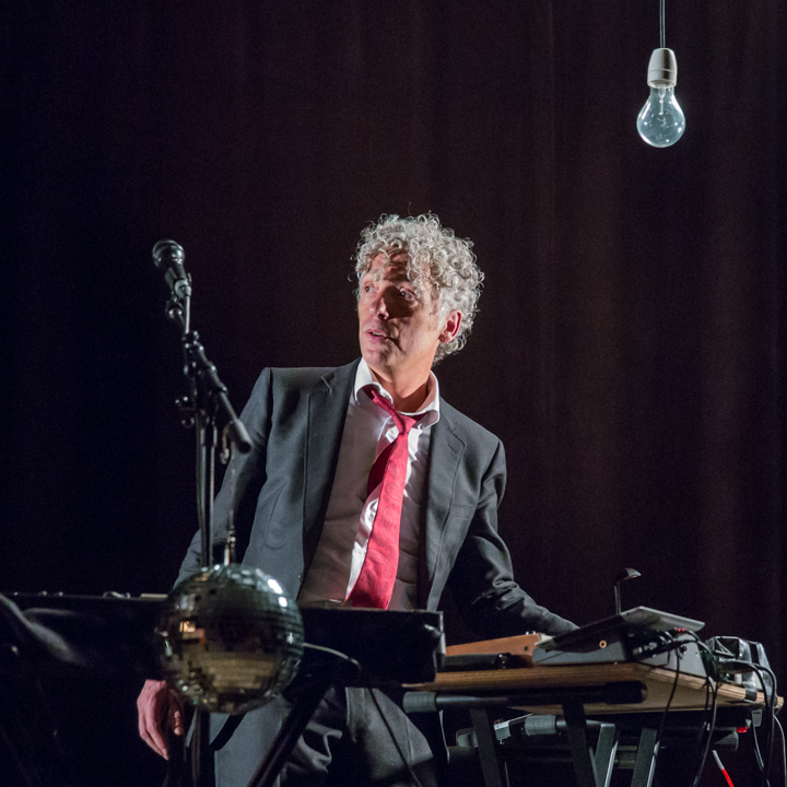 Spinvis @ De Casino St.-Niklaas, picture 28, photographed by Guy Danneels - FrontView Magazine