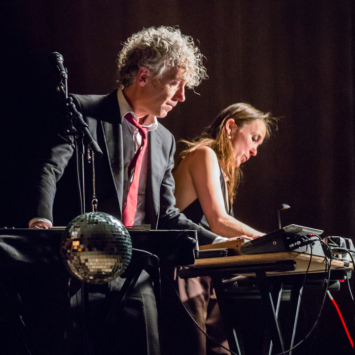 Spinvis @ De Casino St.-Niklaas, picture 31, photographed by Guy Danneels - FrontView Magazine
