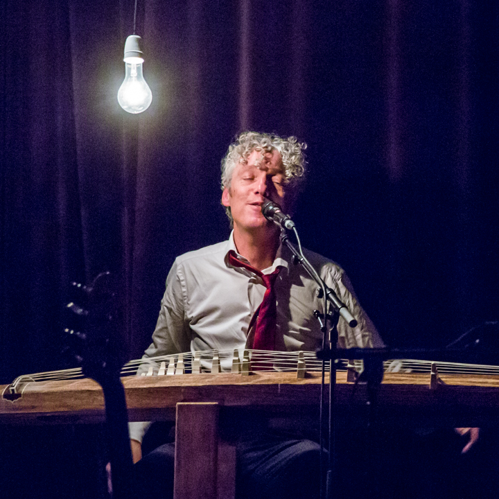 Spinvis @ De Casino St.-Niklaas, picture 34, photographed by Guy Danneels - FrontView Magazine