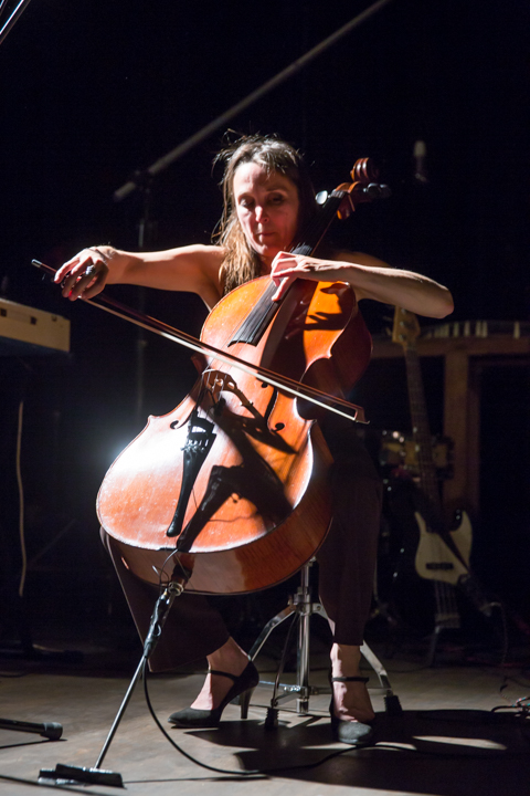 Spinvis @ De Casino St.-Niklaas, picture 37, photographed by Guy Danneels - FrontView Magazine