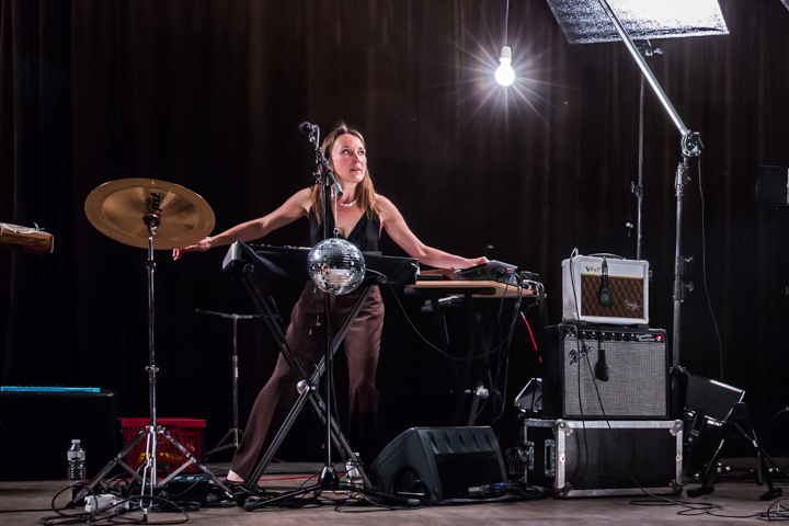 Spinvis @ De Casino St.-Niklaas, picture 50, photographed by Guy Danneels - FrontView Magazine