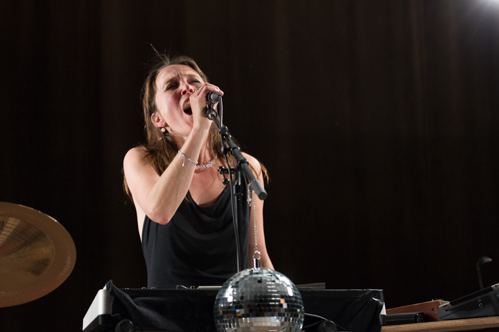 Spinvis @ De Casino St.-Niklaas, picture 53, photographed by Guy Danneels - FrontView Magazine