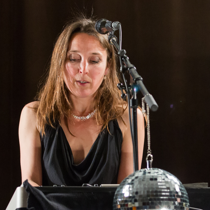 Spinvis @ De Casino St.-Niklaas, picture 55, photographed by Guy Danneels - FrontView Magazine