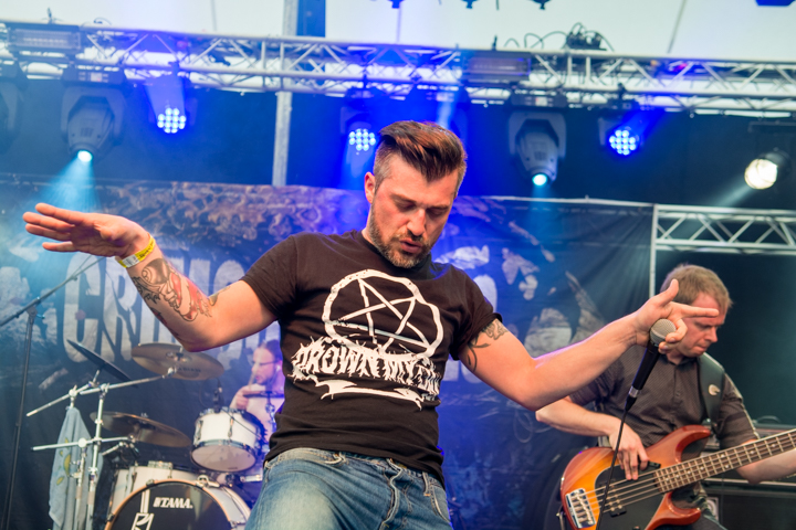 Crimson Falls @ Kastival 2015, picture 15, photographed by Erwin Evrard - FrontView Magazine