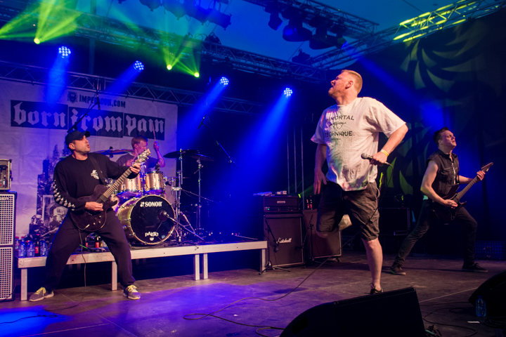 Born From Pain @ Kastival 2015, picture 2, photographed by Erwin Evrard - FrontView Magazine