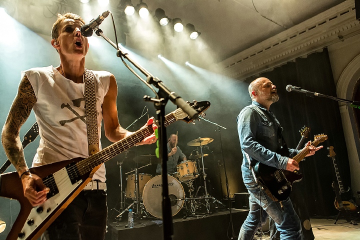 K's Choice @ De Casino St.-Niklaas, picture 25, photographed by Edwin Houdevelt - FrontView Magazine