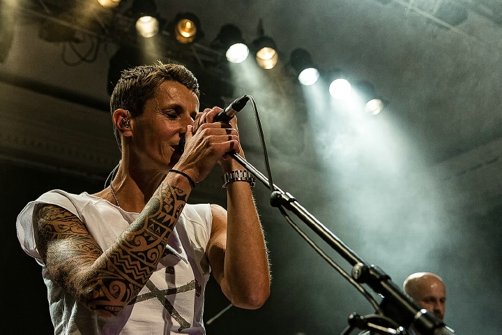 K's Choice @ De Casino St.-Niklaas, picture 27, photographed by Edwin Houdevelt - FrontView Magazine