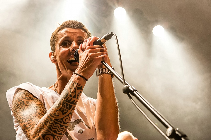 K's Choice @ De Casino St.-Niklaas, picture 29, photographed by Edwin Houdevelt - FrontView Magazine