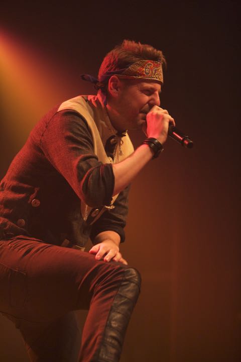 De Jeugd van Tegenwoordig @ AB, picture 8, photographed by Pascal Liagre - FrontView Magazine