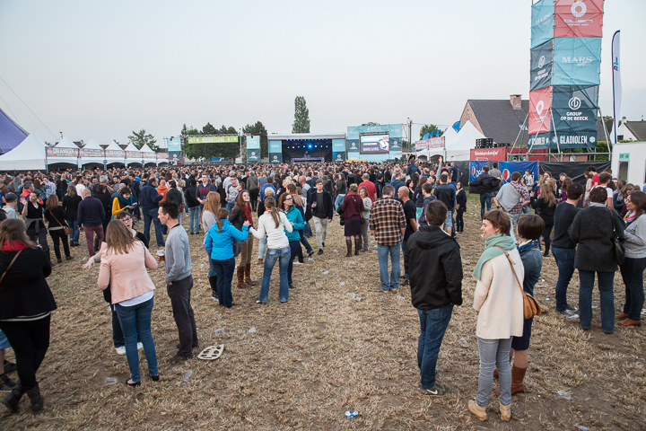 Sfeer & publiek @ Gladiolen 2015, picture 62, photographed by Guy Danneels - FrontView Magazine