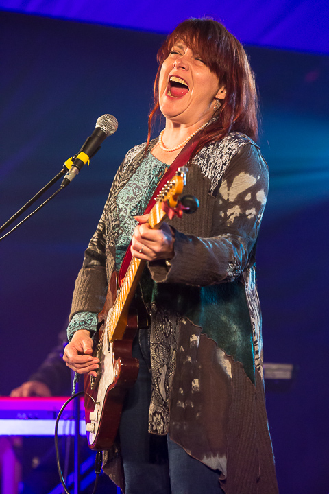Carolyn Wonderland @ Duvelblues, picture 3, photographed by Marc Verdonck - FrontView Magazine