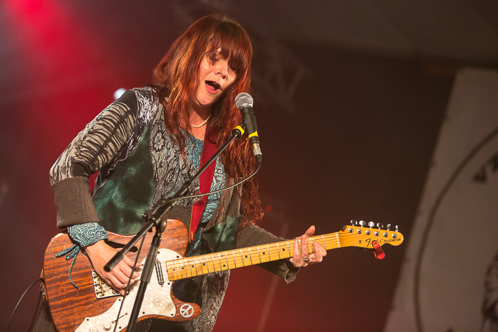 Carolyn Wonderland @ Duvelblues, picture 5, photographed by Marc Verdonck - FrontView Magazine