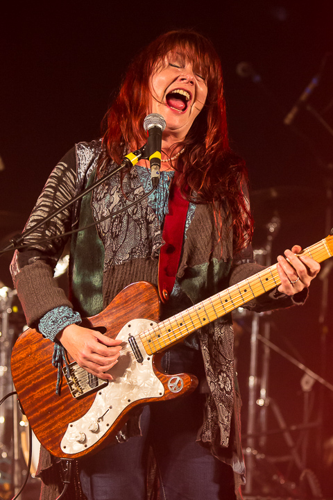 Carolyn Wonderland @ Duvelblues, picture 8, photographed by Marc Verdonck - FrontView Magazine