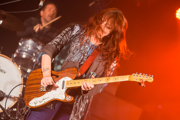 Carolyn Wonderland @ Duvelblues, picture 11, photographed by Marc Verdonck - FrontView Magazine