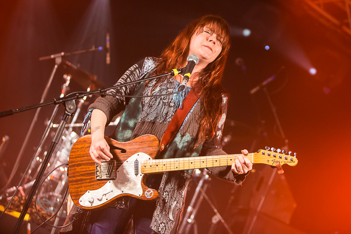 Carolyn Wonderland @ Duvelblues, picture 13, photographed by Marc Verdonck - FrontView Magazine