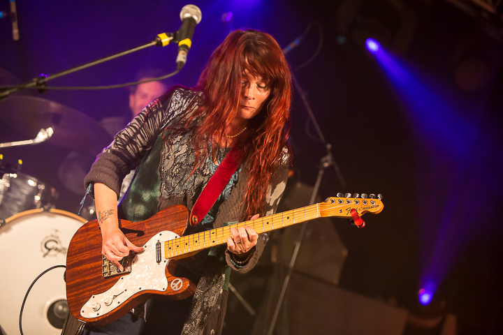 Carolyn Wonderland @ Duvelblues, picture 14, photographed by Marc Verdonck - FrontView Magazine