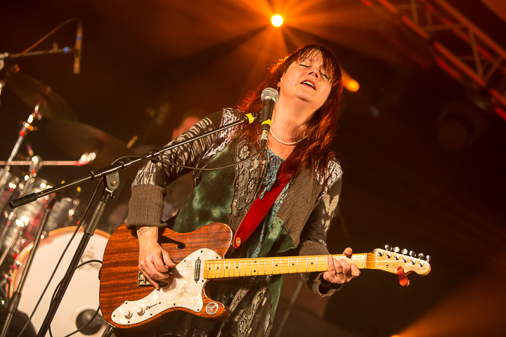 Carolyn Wonderland @ Duvelblues, picture 34, photographed by Marc Verdonck - FrontView Magazine
