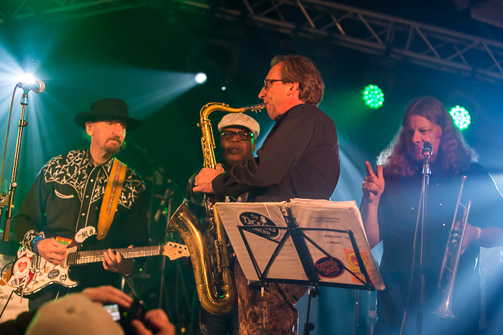 Chris Daniels & The Kings feat. Freddi Gowdy – J.R.Band @ Duvelblues, picture 5, photographed by Marc Verdonck - FrontView Magazine