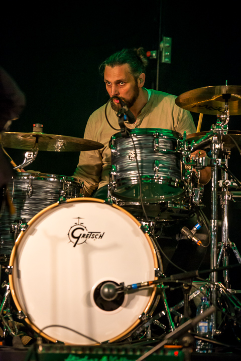 Chris Daniels & The Kings feat. Freddi Gowdy – J.R.Band @ Duvelblues, picture 20, photographed by Marc Verdonck - FrontView Magazine