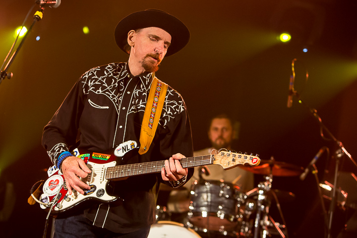 Chris Daniels & The Kings feat. Freddi Gowdy – J.R.Band @ Duvelblues, picture 22, photographed by Marc Verdonck - FrontView Magazine