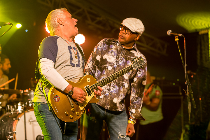 Chris Daniels & The Kings feat. Freddi Gowdy – J.R.Band @ Duvelblues, picture 24, photographed by Marc Verdonck - FrontView Magazine