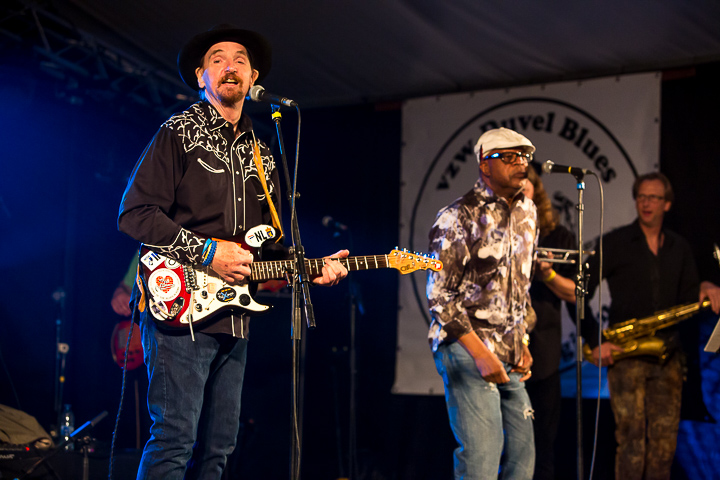 Chris Daniels & The Kings feat. Freddi Gowdy – J.R.Band @ Duvelblues, picture 27, photographed by Marc Verdonck - FrontView Magazine