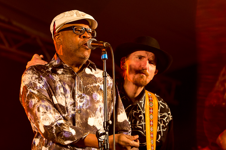 Chris Daniels & The Kings feat. Freddi Gowdy – J.R.Band @ Duvelblues, picture 36, photographed by Marc Verdonck - FrontView Magazine