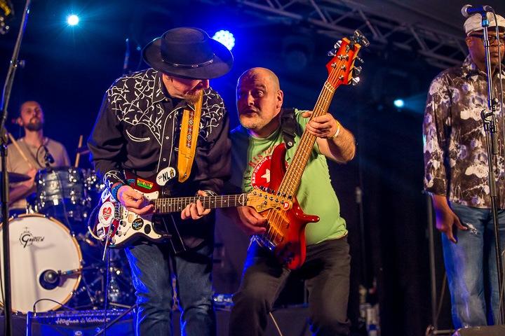 Chris Daniels & The Kings feat. Freddi Gowdy – J.R.Band @ Duvelblues, picture 41, photographed by Marc Verdonck - FrontView Magazine
