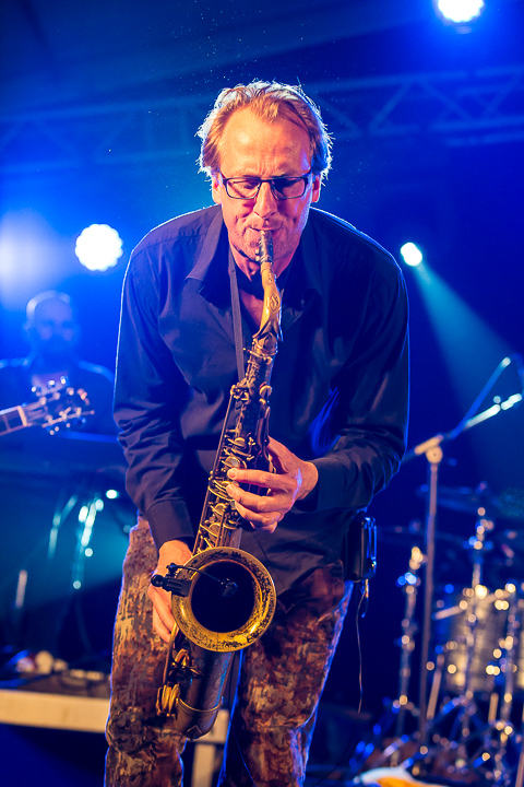 Chris Daniels & The Kings feat. Freddi Gowdy – J.R.Band @ Duvelblues, picture 49, photographed by Marc Verdonck - FrontView Magazine