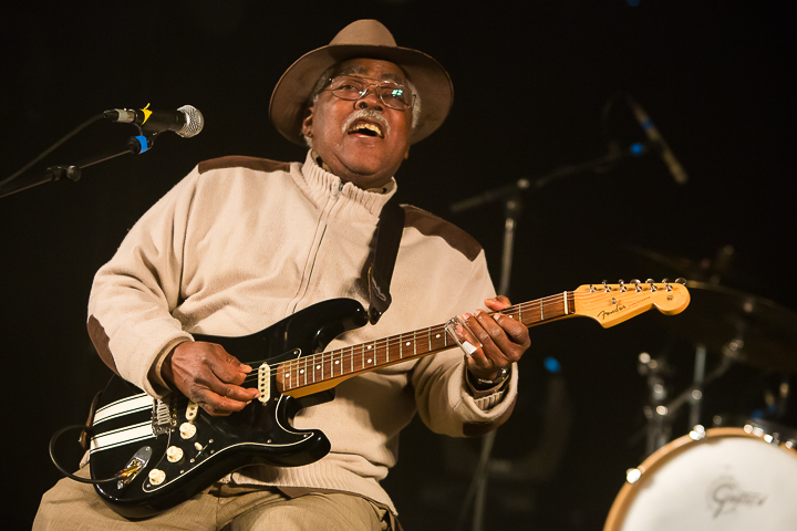 Jimmy Burns & Luca Giordano Band feat. Quique Gomez @ Duvelblues, picture 5, photographed by Marc Verdonck - FrontView Magazine