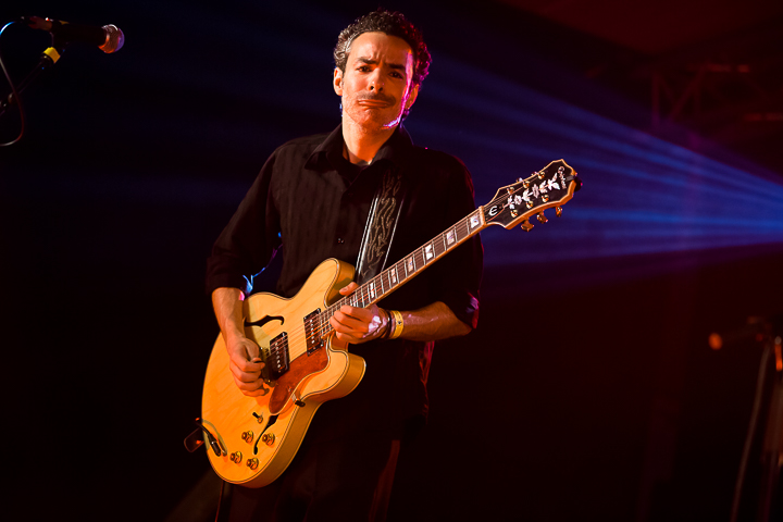 Jimmy Burns & Luca Giordano Band feat. Quique Gomez @ Duvelblues, picture 14, photographed by Marc Verdonck - FrontView Magazine