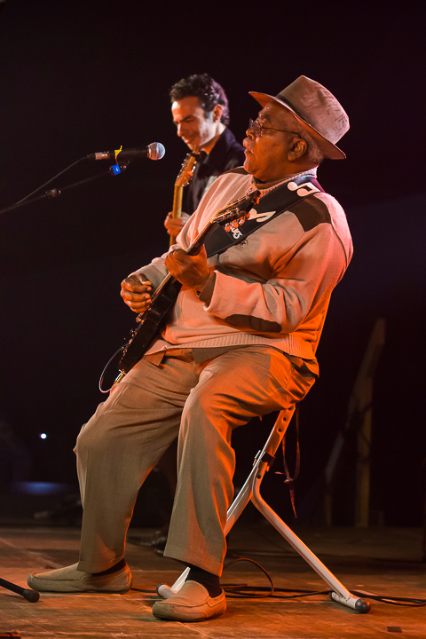 Jimmy Burns & Luca Giordano Band feat. Quique Gomez @ Duvelblues, picture 15, photographed by Marc Verdonck - FrontView Magazine