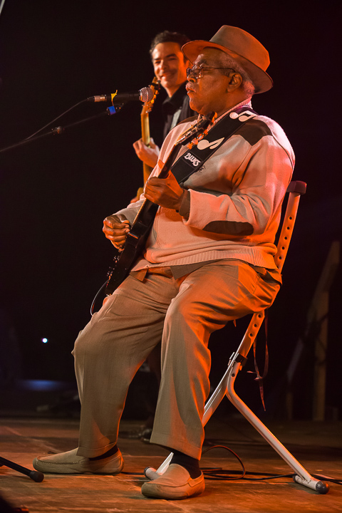 Jimmy Burns & Luca Giordano Band feat. Quique Gomez @ Duvelblues, picture 16, photographed by Marc Verdonck - FrontView Magazine