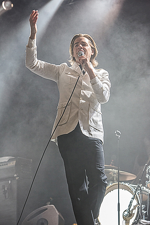 The Hives @ Rock Im Revier 2015, foto 15, foto's door Edwin Houdevelt - FrontView Magazine