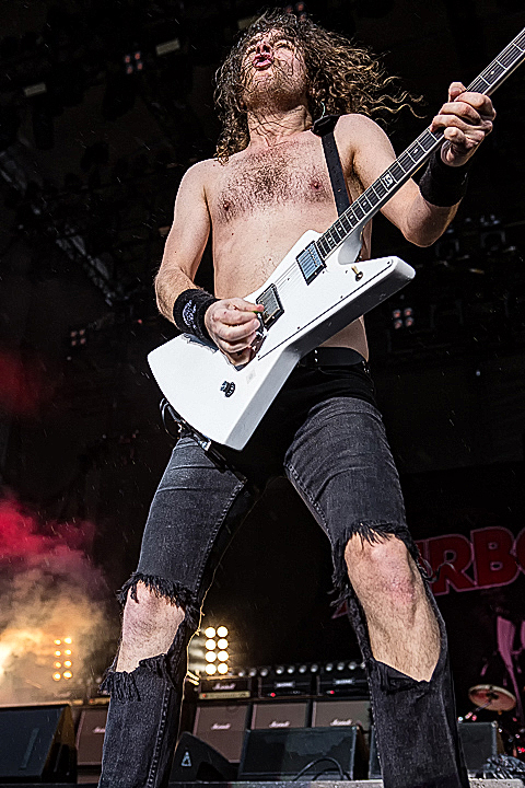Airbourne @ Rock Im Revier 2015, foto 6, foto's door Edwin Houdevelt - FrontView Magazine
