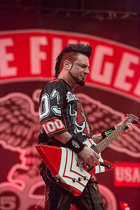 Five Finger Death Punch @ Rock Im Revier 2015, foto 8, foto's door Edwin Houdevelt - FrontView Magazine