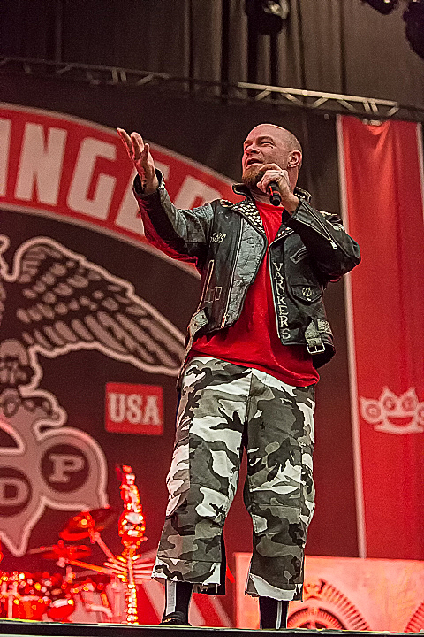 Five Finger Death Punch @ Rock Im Revier 2015, foto 9, foto's door Edwin Houdevelt - FrontView Magazine