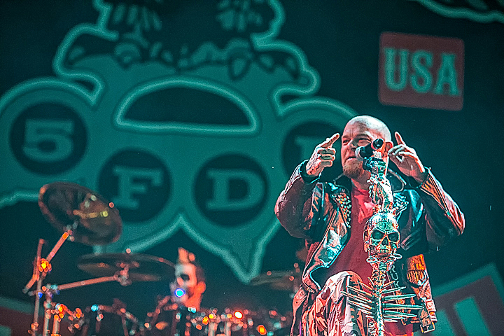 Five Finger Death Punch @ Rock Im Revier 2015, foto 17, foto's door Edwin Houdevelt - FrontView Magazine