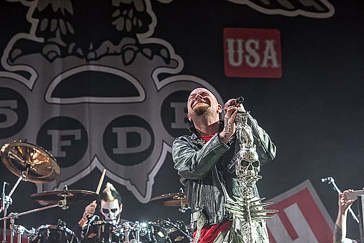 Five Finger Death Punch @ Rock Im Revier 2015, foto 19, foto's door Edwin Houdevelt - FrontView Magazine