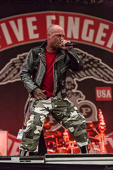 Five Finger Death Punch @ Rock Im Revier 2015, foto 20, foto's door Edwin Houdevelt - FrontView Magazine
