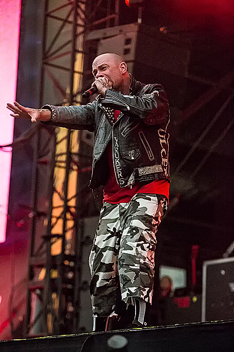 Five Finger Death Punch @ Rock Im Revier 2015, foto 23, foto's door Edwin Houdevelt - FrontView Magazine