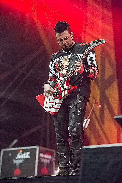 Five Finger Death Punch @ Rock Im Revier 2015, foto 26, foto's door Edwin Houdevelt - FrontView Magazine