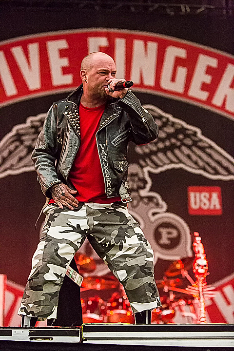 Five Finger Death Punch @ Rock Im Revier 2015, foto 27, foto's door Edwin Houdevelt - FrontView Magazine