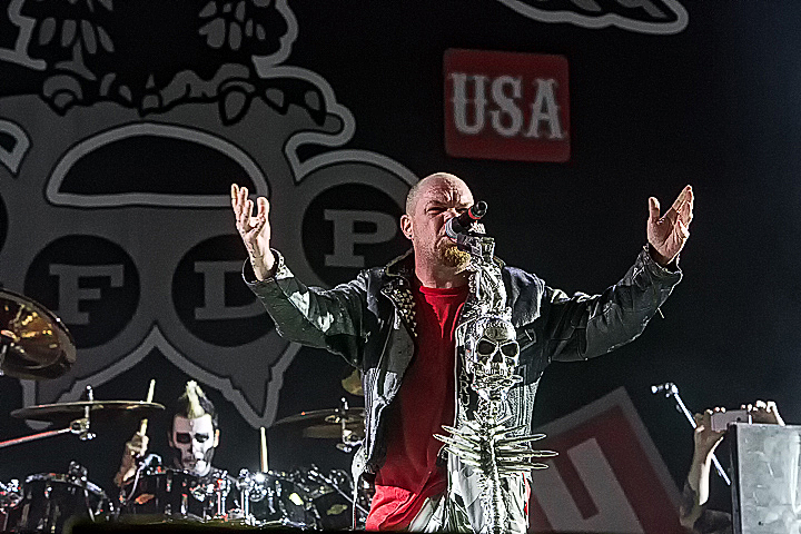 Five Finger Death Punch @ Rock Im Revier 2015, foto 37, foto's door Edwin Houdevelt - FrontView Magazine