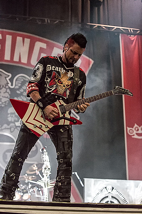 Five Finger Death Punch @ Rock Im Revier 2015, foto 38, foto's door Edwin Houdevelt - FrontView Magazine