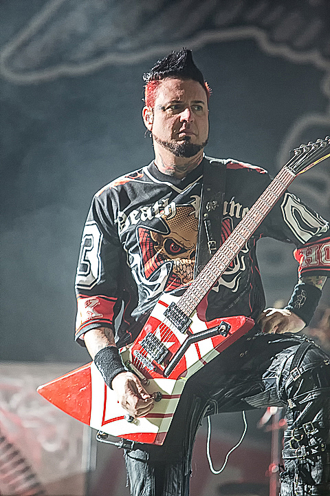 Five Finger Death Punch @ Rock Im Revier 2015, foto 42, foto's door Edwin Houdevelt - FrontView Magazine