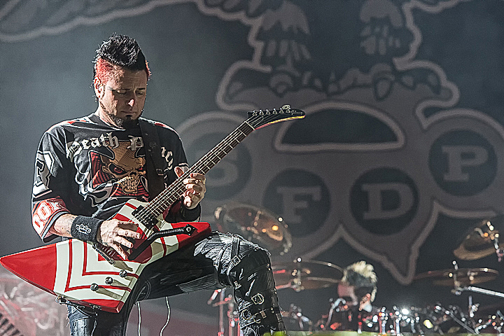 Five Finger Death Punch @ Rock Im Revier 2015, foto 45, foto's door Edwin Houdevelt - FrontView Magazine