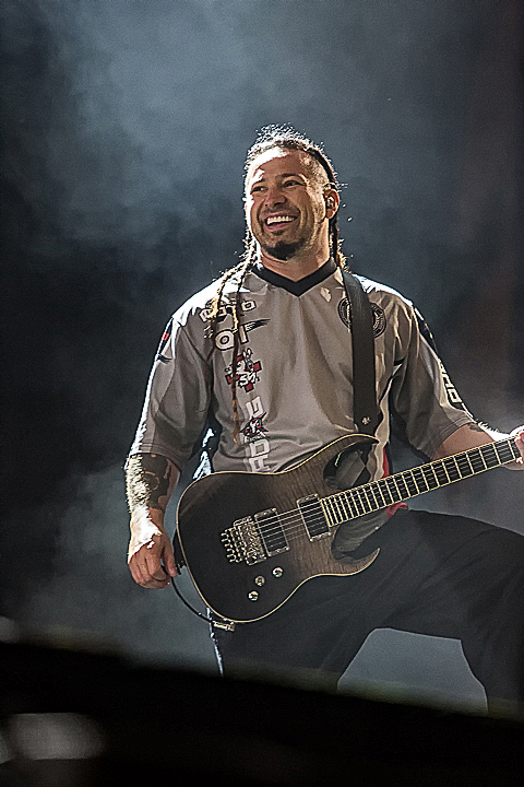 Five Finger Death Punch @ Rock Im Revier 2015, foto 47, foto's door Edwin Houdevelt - FrontView Magazine